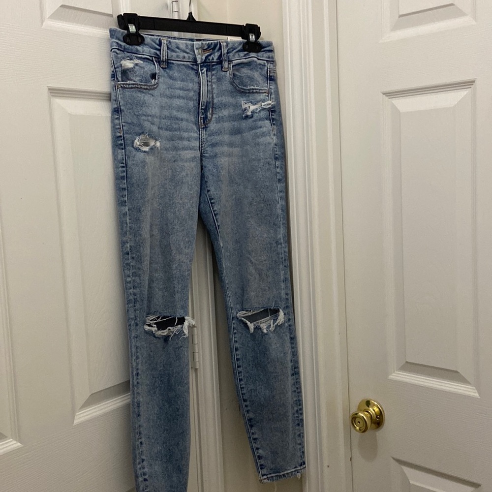 America Eagle curvy distressed jeans size 6